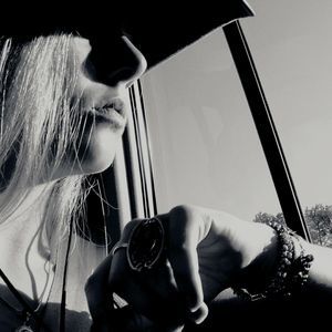 Meet your Posher, Caitlyn